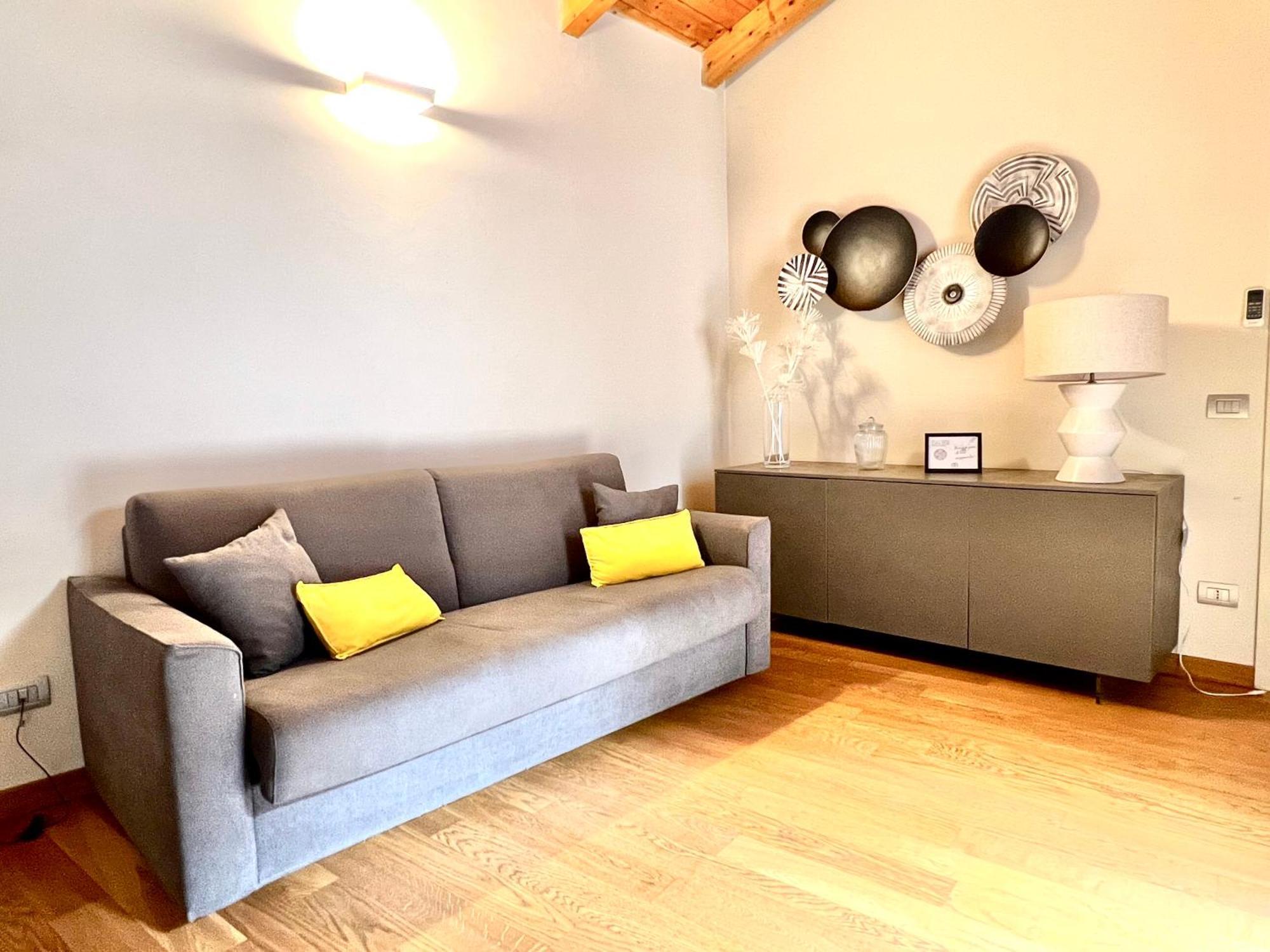 Comecasa Cavour Apartment Asti Exterior photo