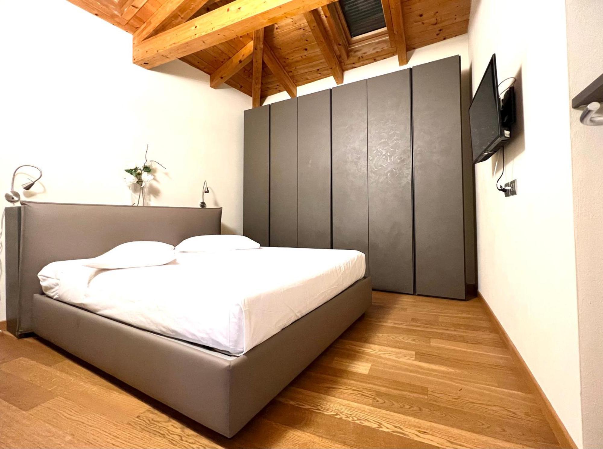 Comecasa Cavour Apartment Asti Exterior photo